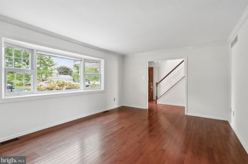 1526 Megan Cir, Blue Bell PA  19422-3625 exterior