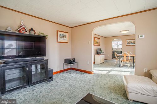 385 Zynn Rd, Downingtown PA  19335-1146 exterior