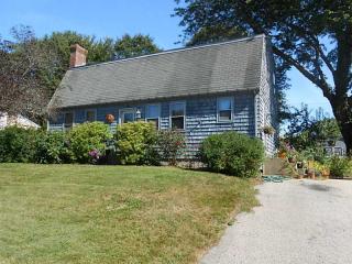 17 Sassafras Trl, South Kingstown, RI 02882-2503