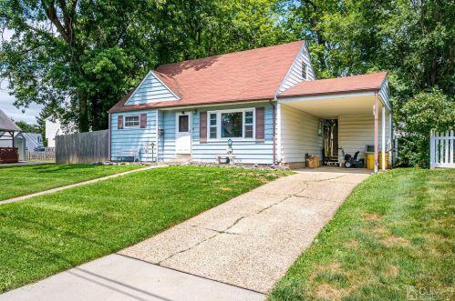 22 Stuart Dr, East Brunswick NJ  08816-3808 exterior