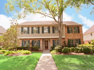 2018 Ashgrove Dr, Houston TX  77077-6006 exterior