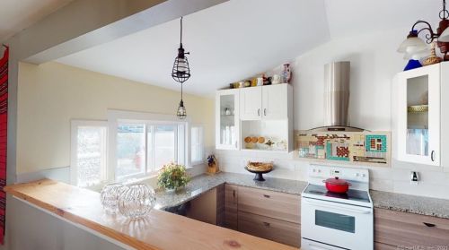 170 Giddings Ave, Windsor CT 06095-3743 exterior