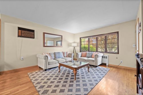 12 Covington St, Huntington Station NY  11746-8406 exterior