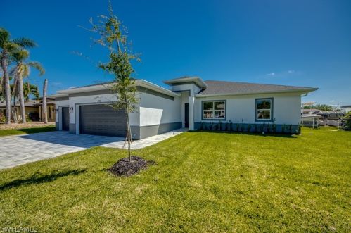 2114 19th Pl, Cape Coral, FL 33909-4692