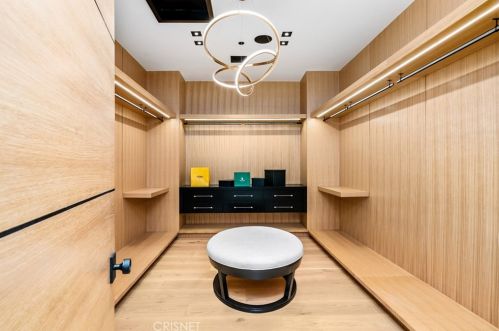 4508 Haskell Ave, Van Nuys CA  91436-3148 exterior