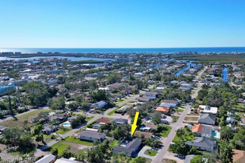 4321 Mariner Rd, Bonita Springs FL 34134-3964 exterior