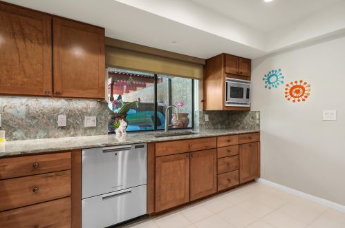 56 Sierra Madre Way, Rancho Mirage CA  92270-3933 exterior