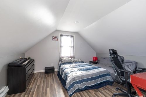 420 Clement Ave, Floral Park NY  11003-3320 exterior