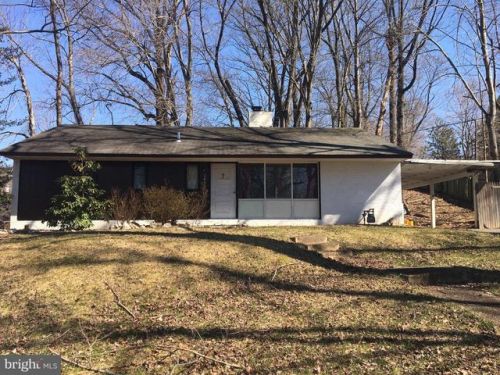 6403 Julian St, Springfield, VA 22150-4141