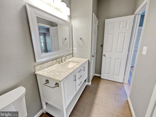 1712 Lake Shore Crest Dr, Herndon VA  20190-3245 exterior