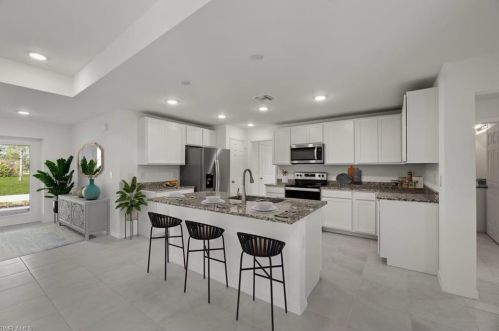 913 6th Ave, Cape Coral FL  33991-2432 exterior