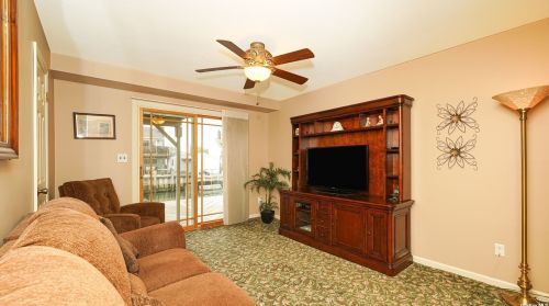 2661 Peconic Ave, Seaford NY  11783-3451 exterior