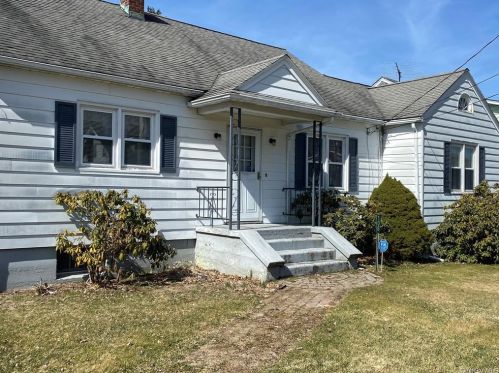 108 Main St, Florida, NY 10921-1828