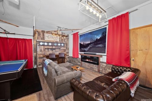 1536 Oglala Ct, South Lake Tahoe CA  96150-4723 exterior
