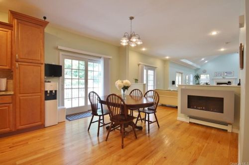 1774 Pleasantville Rd, Briarcliff NY  10510-1116 exterior