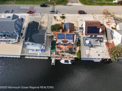 106 Moorage Ave, Berkeley Township NJ  08721-1879 exterior