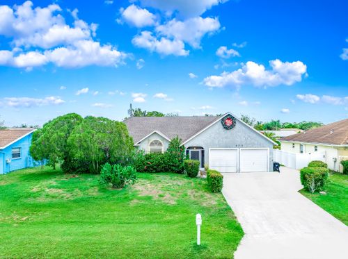 155 Friar St, Fort Pierce, FL 34983-1564