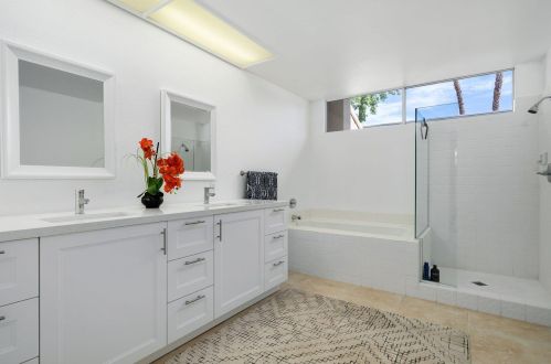 8 Oak Tree Dr, Rancho Mirage CA  92270-1612 exterior