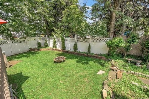 47 Malcolm St, Crotonville NY  10562-3241 exterior