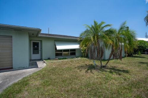 223 Arbor Ave, Fort Pierce, FL 34952-1311