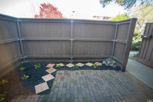 1709 Las Pravadas Ct, Santa Rosa, CA 95409-3414