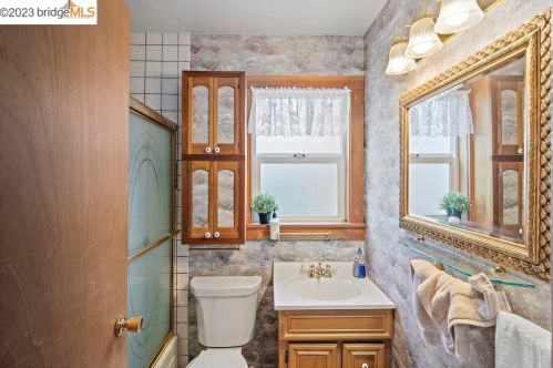 205 Cherry Way, Hayward, CA 94541-1904