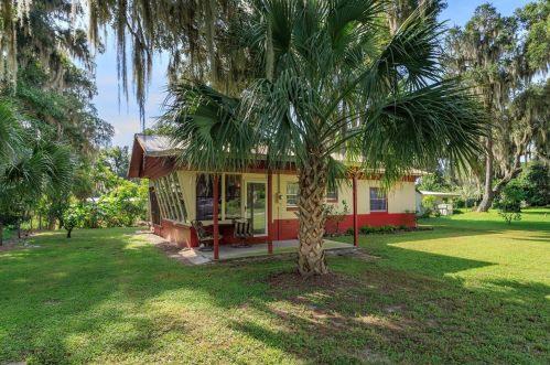 2453 Cr 447, Lake Panasoffkee, FL 33538-5227