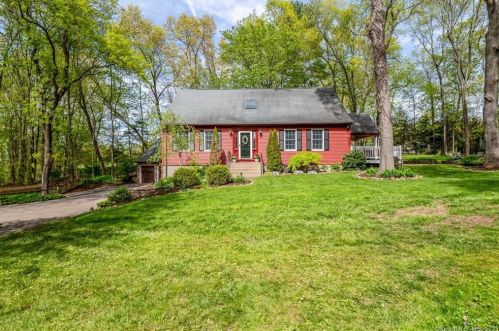 427 Somers Rd, Ellington, CT 06029-2626