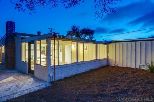 5027 Glasgow Dr, San Diego CA 92117-1037 exterior