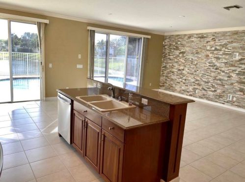 4800 Classical Blvd, Delray Beach FL  33445-1221 exterior