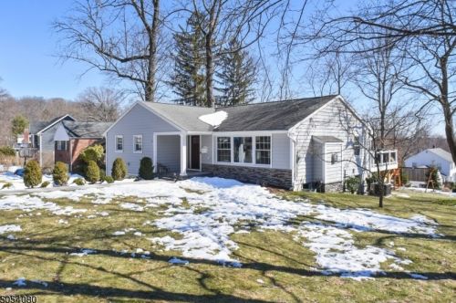 84 Sylvan Dr, Greystone Park, NJ 07950-1944