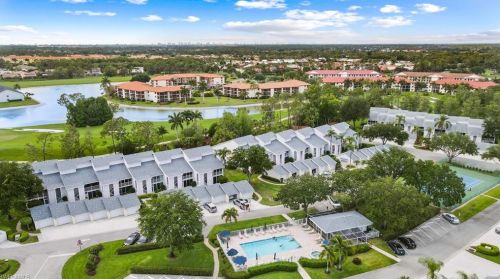 7320 Coventry Ct, Naples FL 34104-6726 exterior