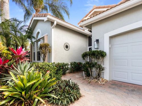 6602 Hawaiian Ave, Boynton Beach, FL 33437-7001