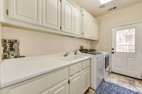 255 American River Canyon Dr, Folsom CA  95630-7142 exterior