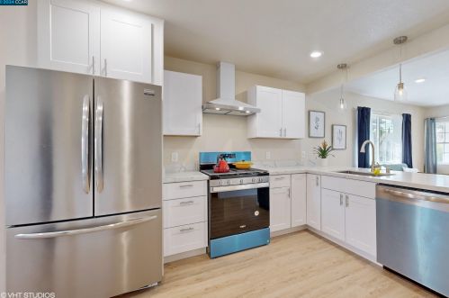 5054 Congress Ave, Oakland CA  94601-5402 exterior