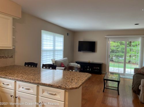 22 Matterhorn Way, Bricktown, NJ 08724-2078