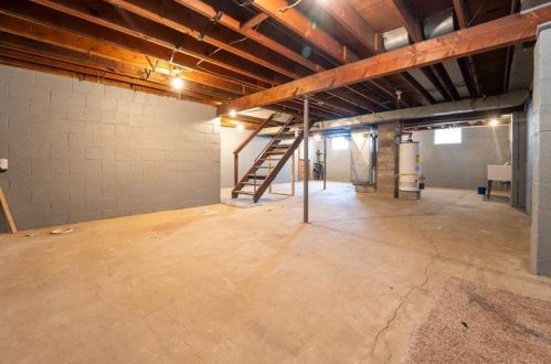 1747 Raymond Ave, Latrobe PA  15650-3040 exterior