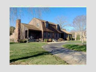 250 Sowams Rd, Barrington, RI 02806-3923
