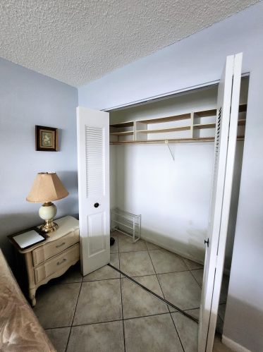 147 Chatham G, West Palm Beach FL  33417-1823 exterior