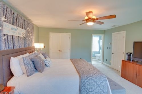 25 Martingale Dr, Wantage NJ  07461-2857 exterior