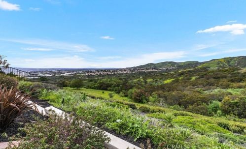 19491 Jasper Hill Rd, Trabuco Canyon, CA 92679-1191