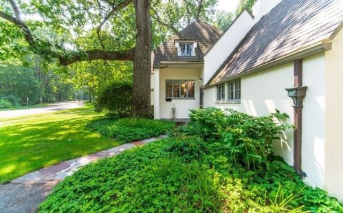 138 Park Dr, Springfield MA  01106-1261 exterior