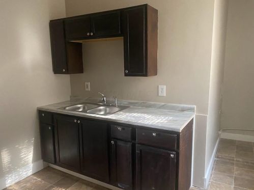 4570 Hamilton Ave, Cincinnati OH  45223-1777 exterior