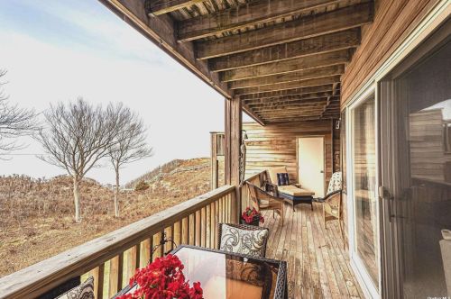 511 Fox Hill Dr, Baiting Hollow NY  11933-9509 exterior