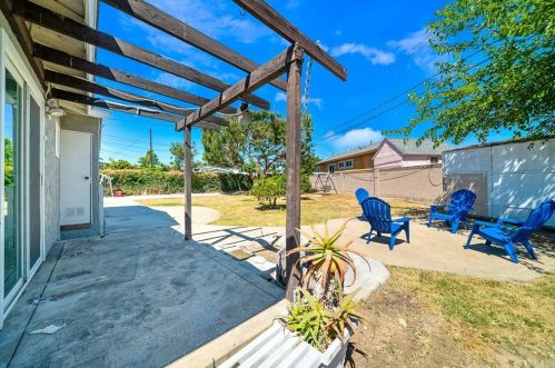 13371 Neptune Ct, Garden Grove CA  92843-2724 exterior