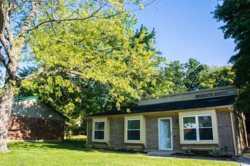 1521 Richard Ct, Lexington, KY 40515-1712