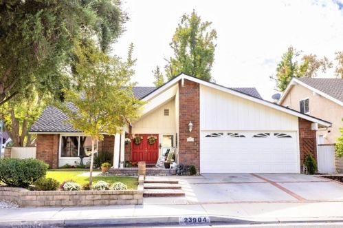 23904 Rotunda Rd, Santa Clarita, CA 91355-3133