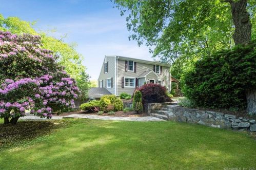 338 Buddington Rd, Huntington, CT 06484-5376