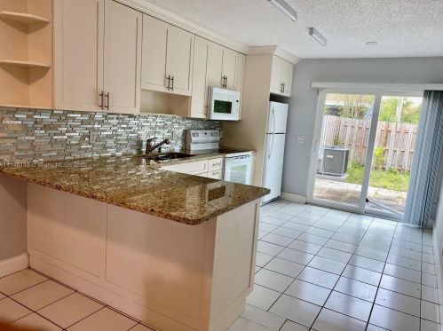 4779 Orleans Ct, West Palm Beach, FL 33415-8832