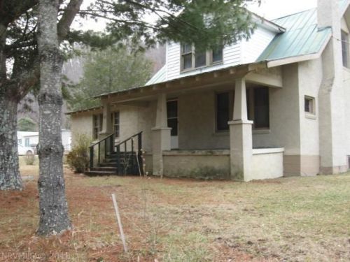 513 Brake Rd, Elliston, VA 24087-4425